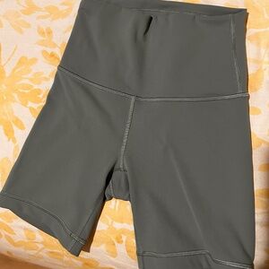 Lululemon Wunder Train 6” biker shorts